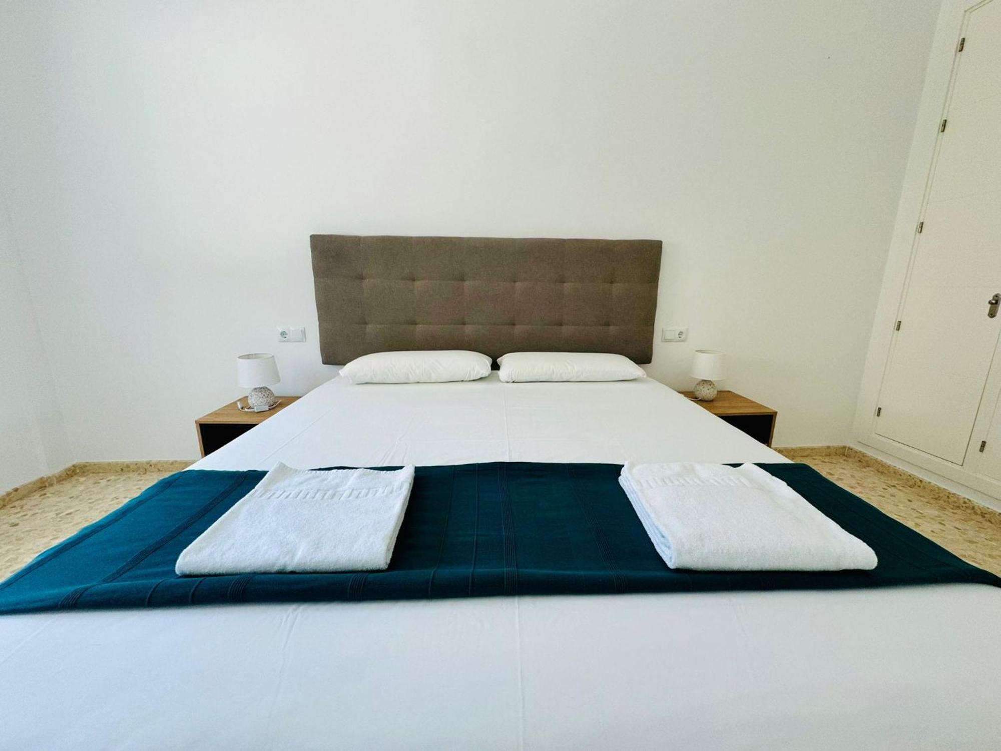 Apartamentos La Muralla Grupo Ac Gestion Cadiz Dış mekan fotoğraf