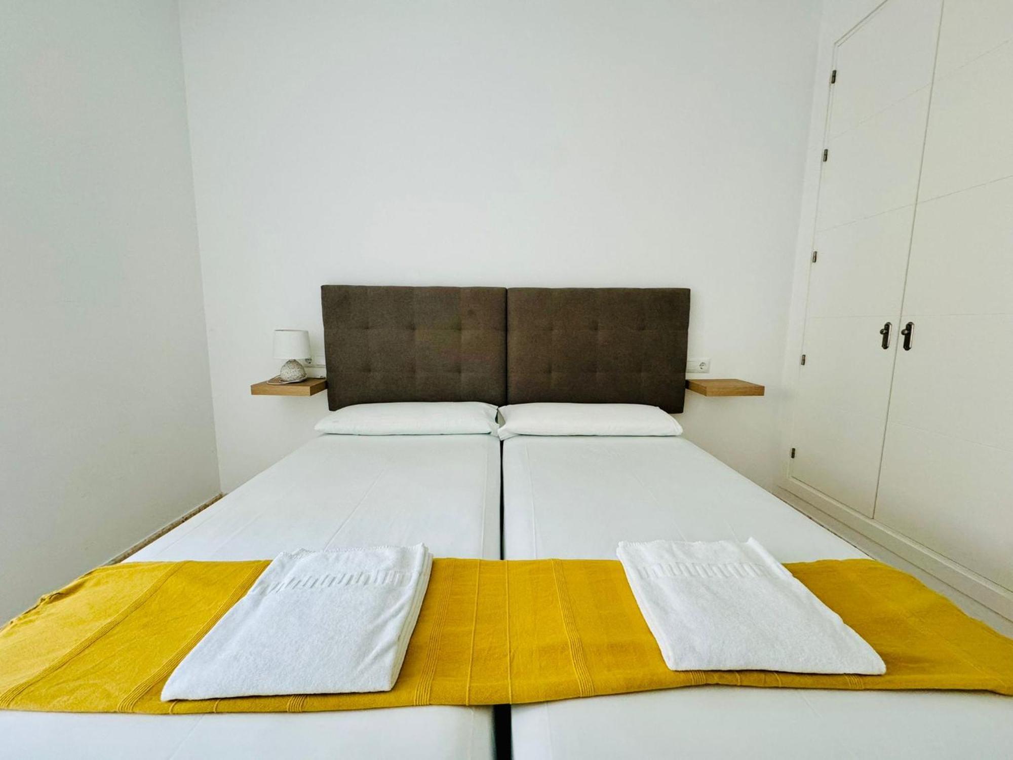 Apartamentos La Muralla Grupo Ac Gestion Cadiz Dış mekan fotoğraf